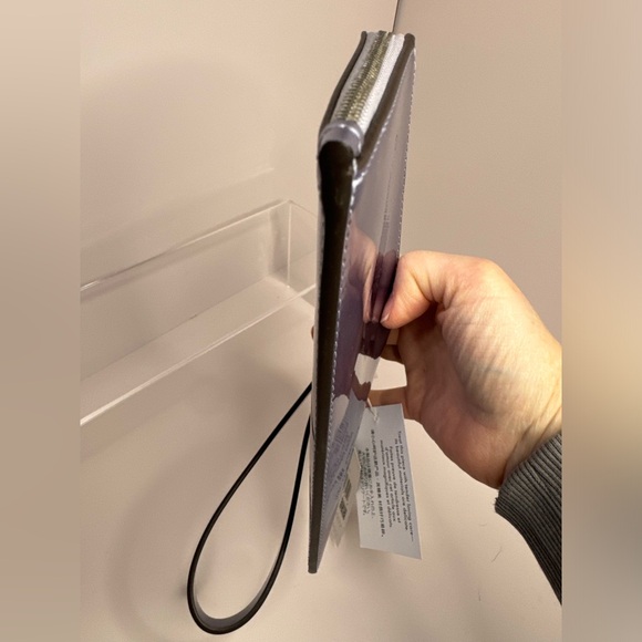 #134 Kate Spade NWT Lucy Medium L Zip Wristlet Patent Fabric Candied Flower - Picture 7 of 14